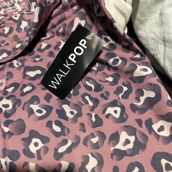 Mauve and pink cheetah workout pants - Picture 5 of 6